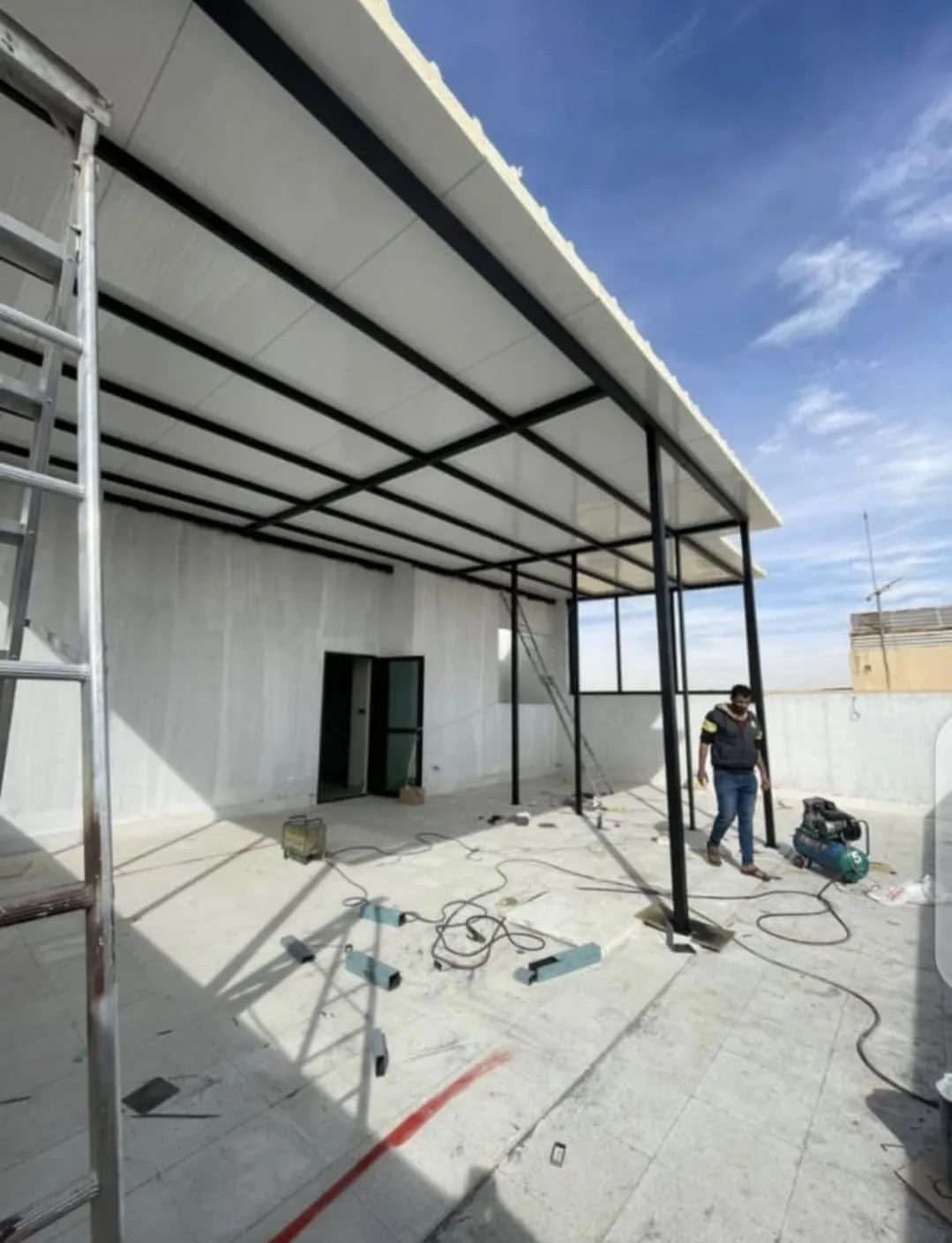 مقاول بناء ملاحق خارجية حديثة في حي القصر بالرياض