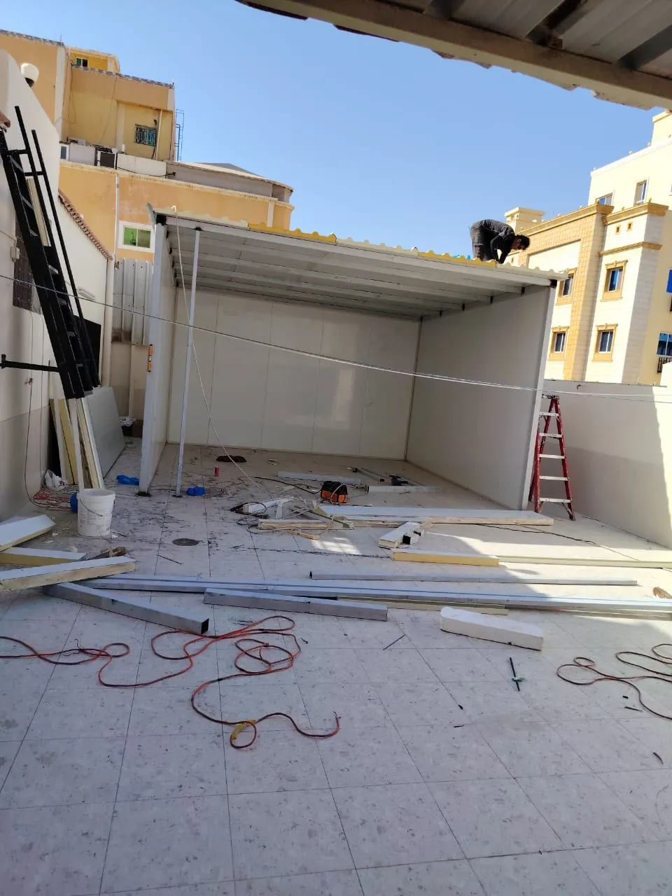افضل مقاول بناء ملاحق ساندوتش بانل حي العقيق والنرجس بالرياض