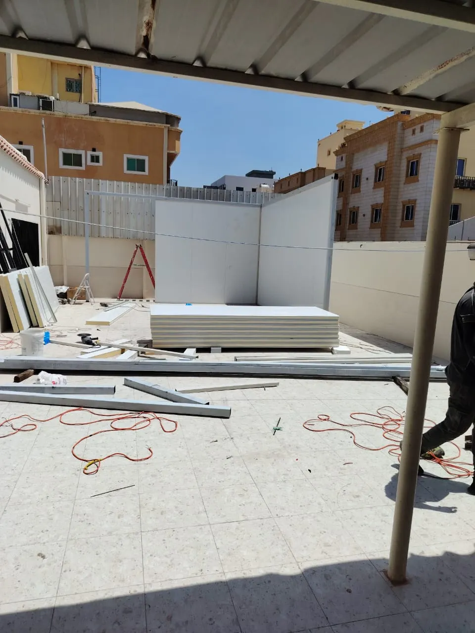افضل مقاول بناء ملاحق ساندوتش بانل حي العقيق والنرجس بالرياض