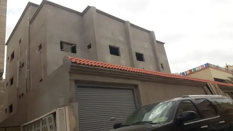 مقاول محترف يضمن تنفيذ المشروع بجودة عالية