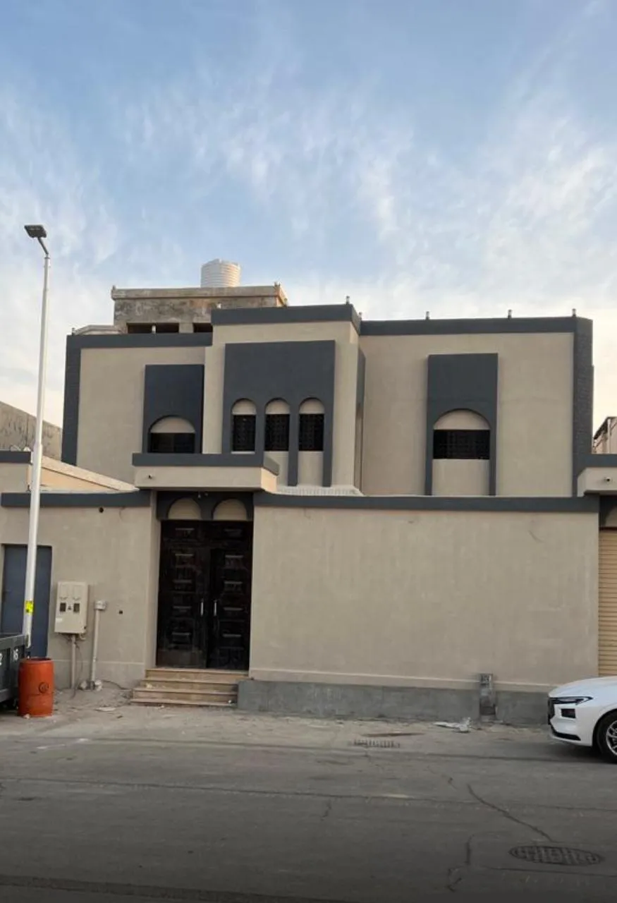 مقاول لخدمات المقاولات العامة بالرياض