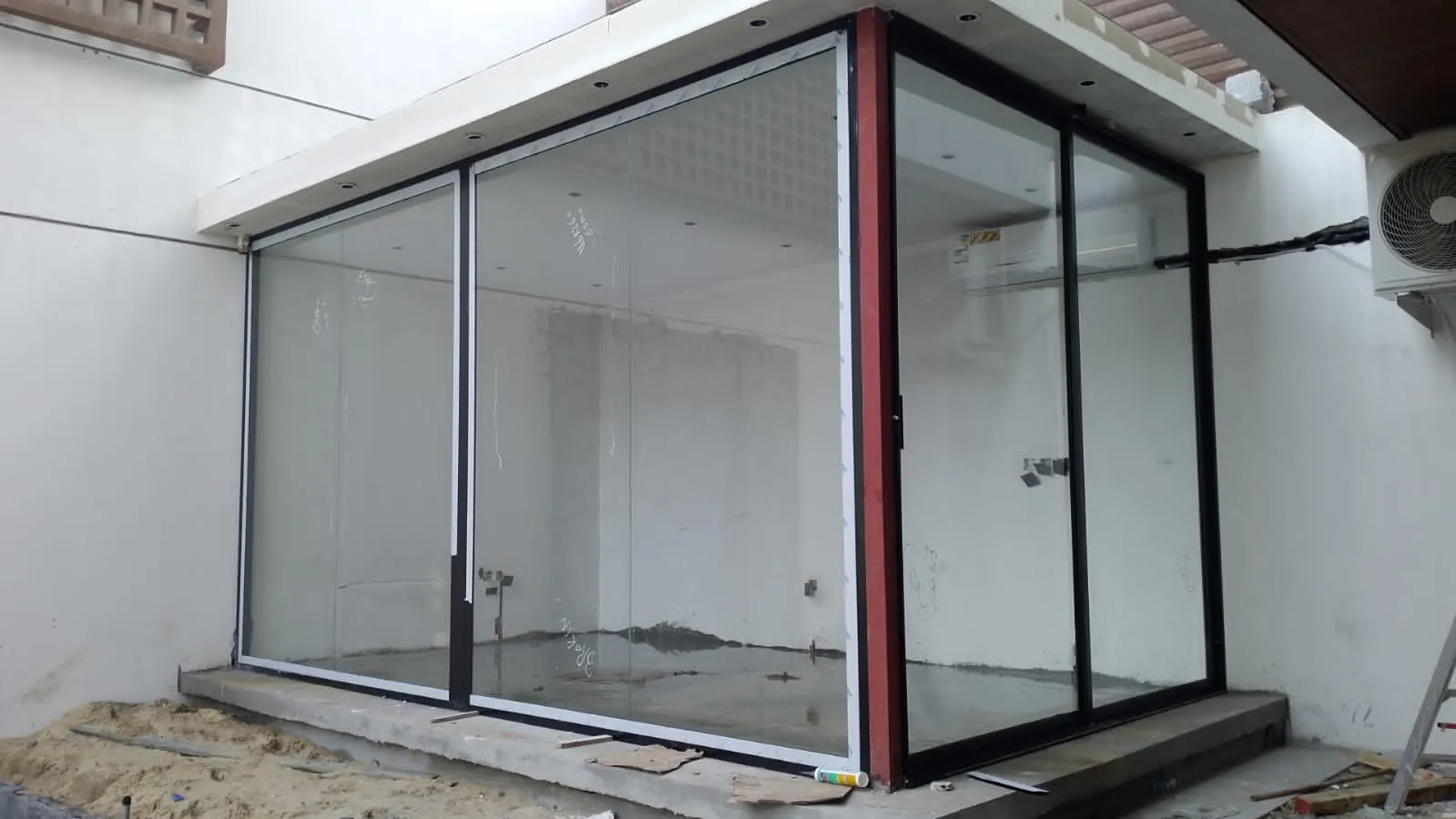 بناء وترميم مجلس خارجي بشمال الرياض مودرن بالحوش