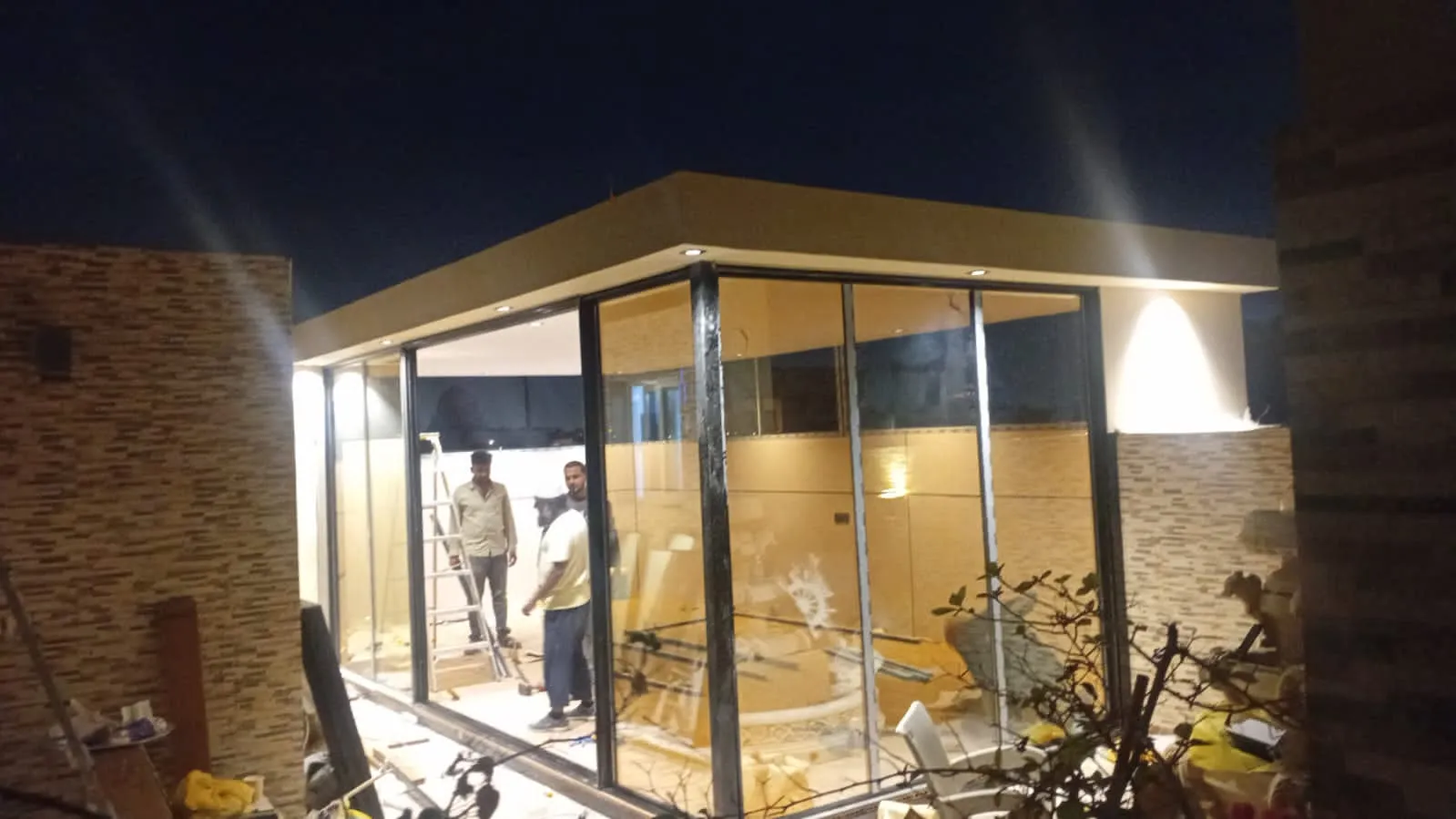 بناء ملاحق خارجية مودرن بشمال الرياض وحي السويدي لعام 2026 