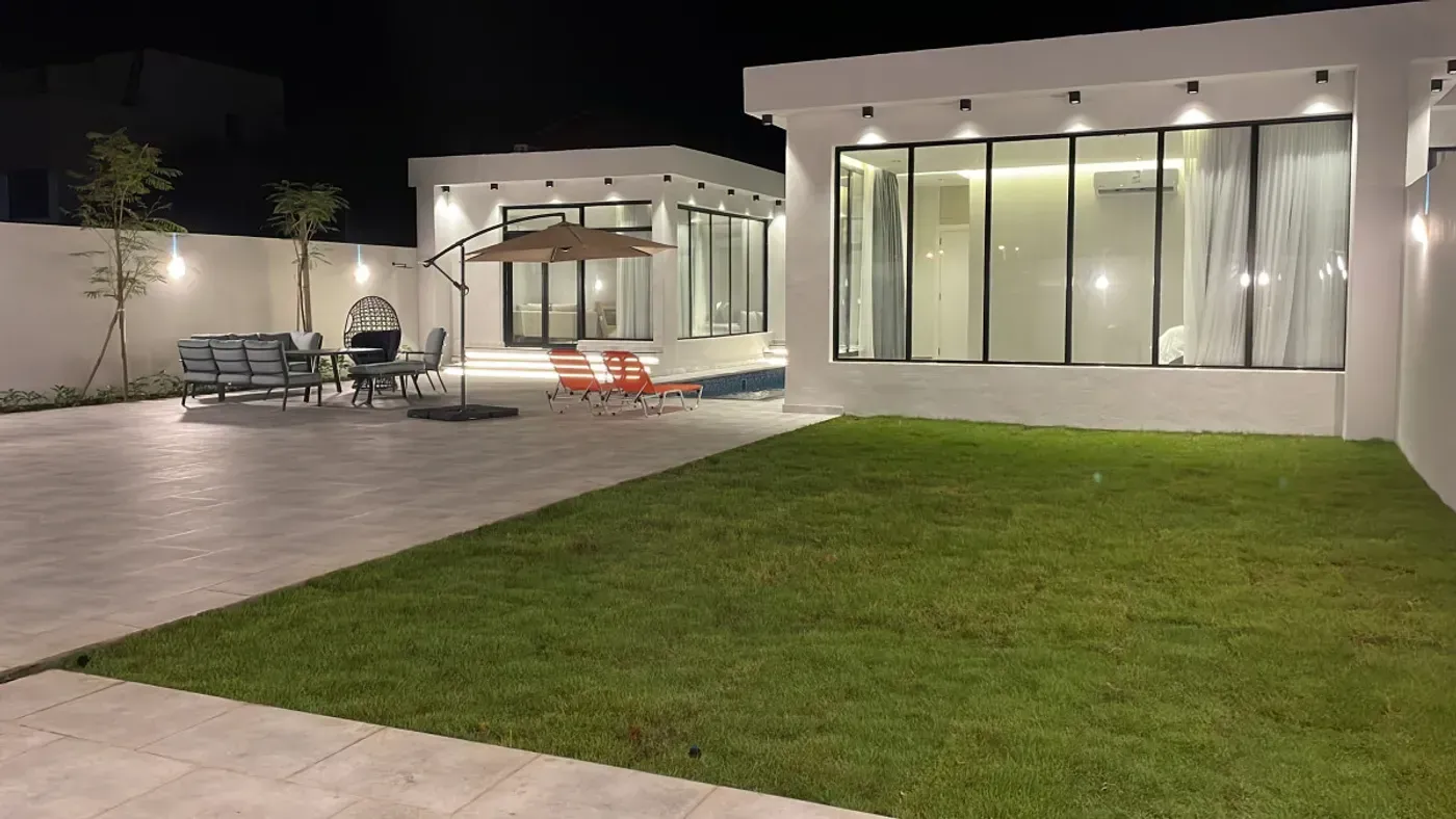 مجلس خارجي مصنوع بساندوش وشالهيات والأسمنت بوردبشمال الرياض 