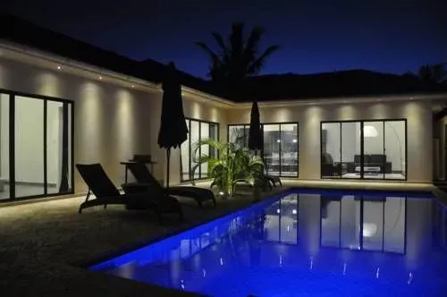 مجلس خارجي مصنوع بساندوش وشالهيات والأسمنت بوردبشمال الرياض 