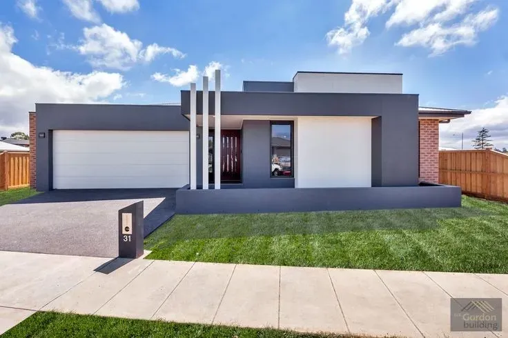 مجلس خارجي مصنوع بساندوش وشالهيات والأسمنت بوردبشمال الرياض 