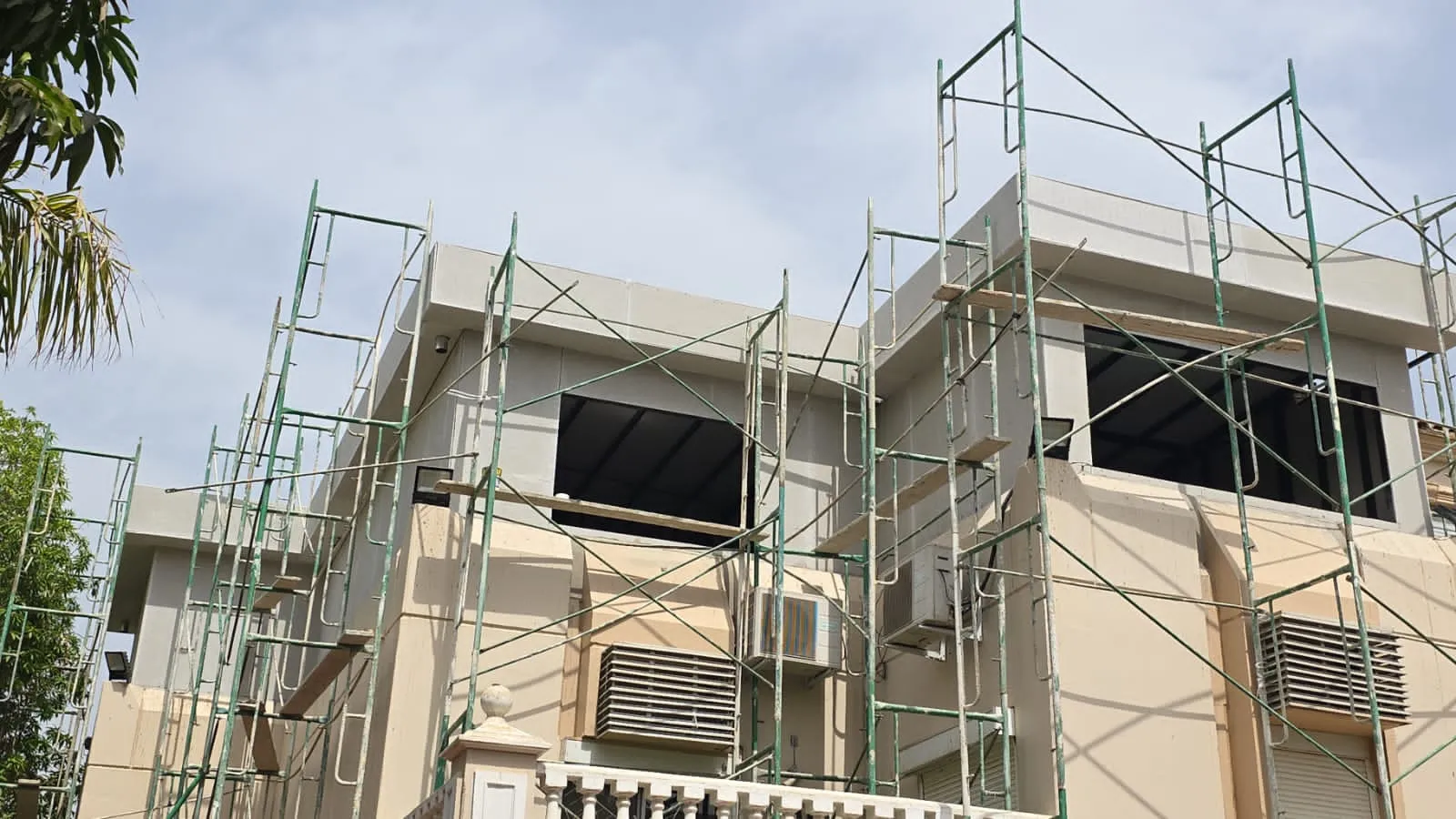 شركة ملاحق اسمنت بورد وسقف سندويش بنل بالرياض‎0534659817